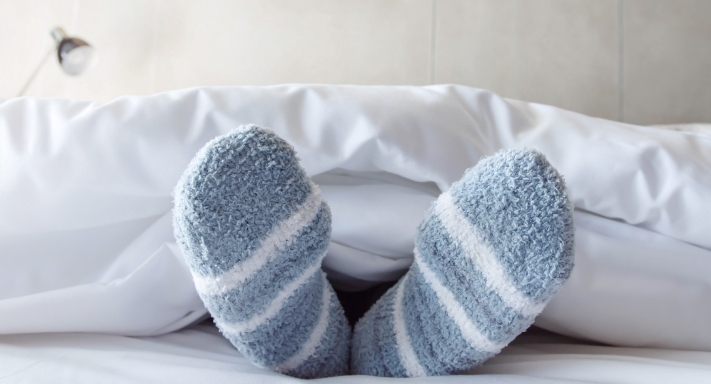 Mit Socken schlafen: Das sind die wichtigsten Vor  und Nachteile